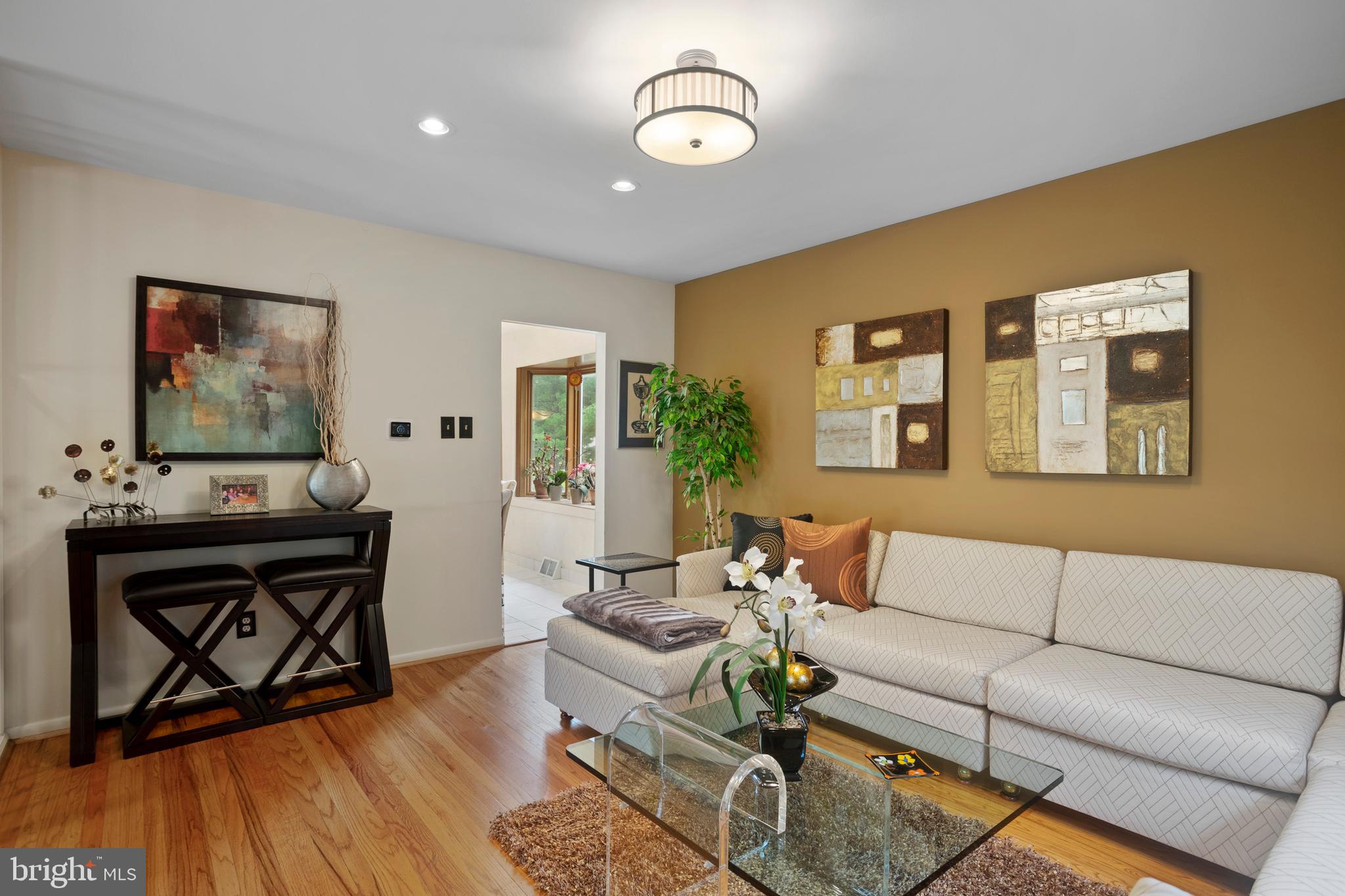 JUSTA FARMS - Residential