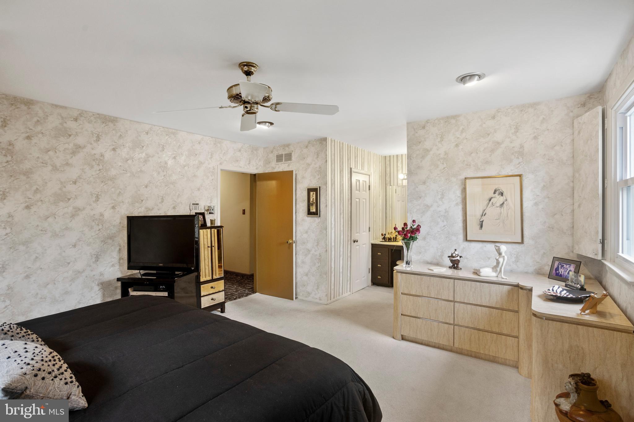 JUSTA FARMS - Residential