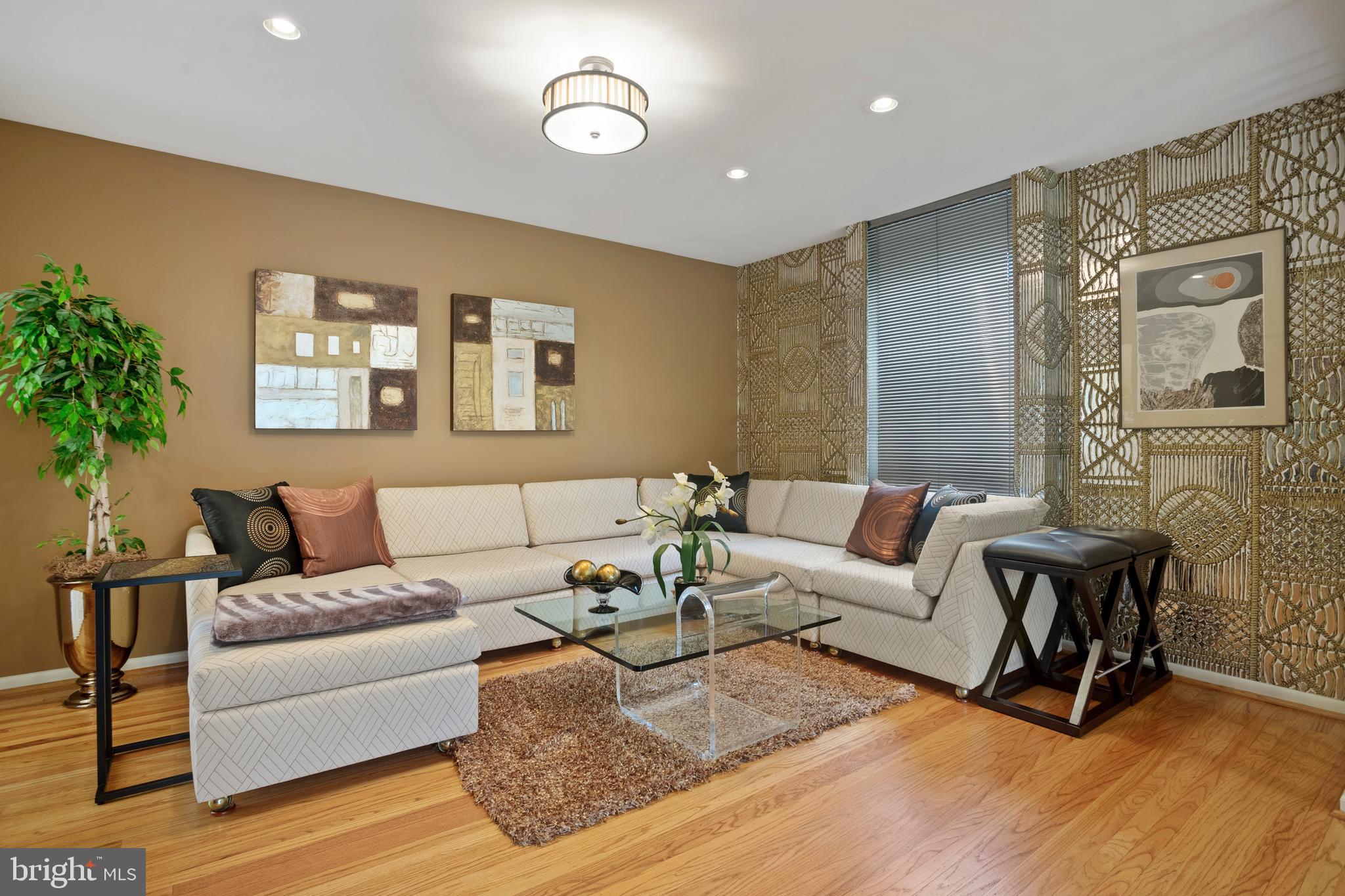 JUSTA FARMS - Residential