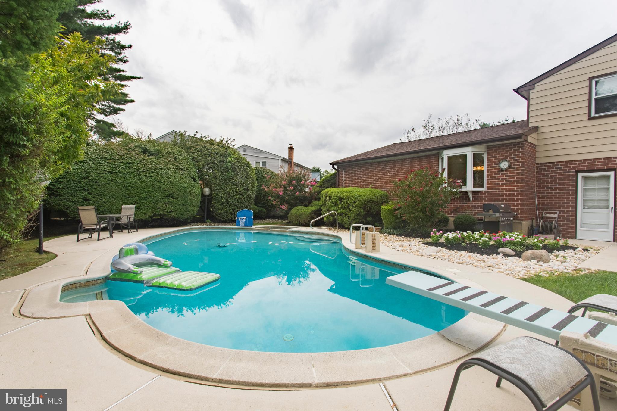 JUSTA FARMS - Residential