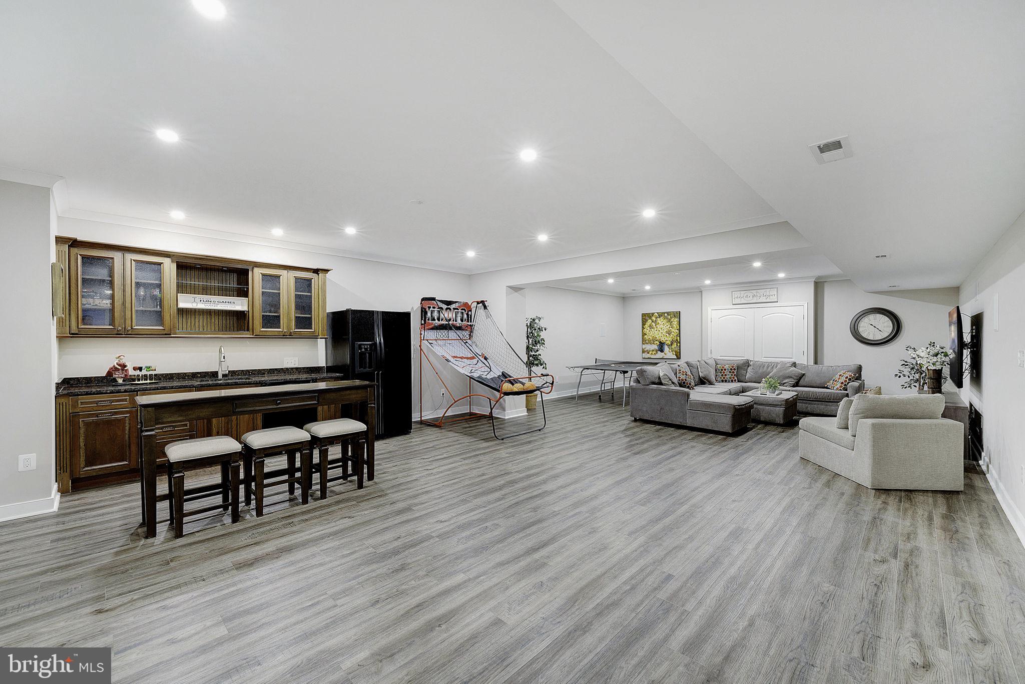 BROADLANDS - Residential