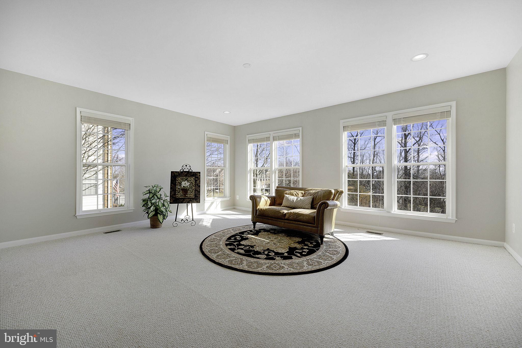 BROADLANDS - Residential