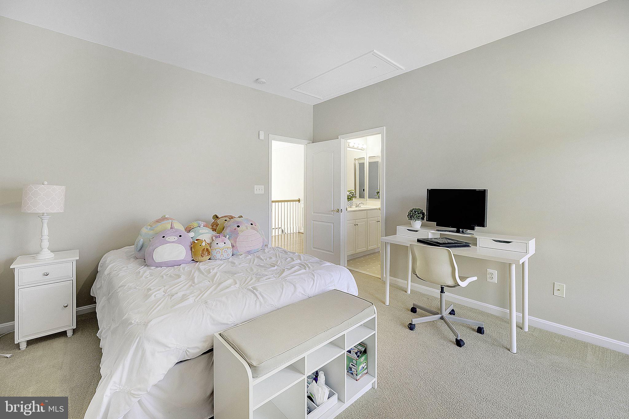 BROADLANDS - Residential