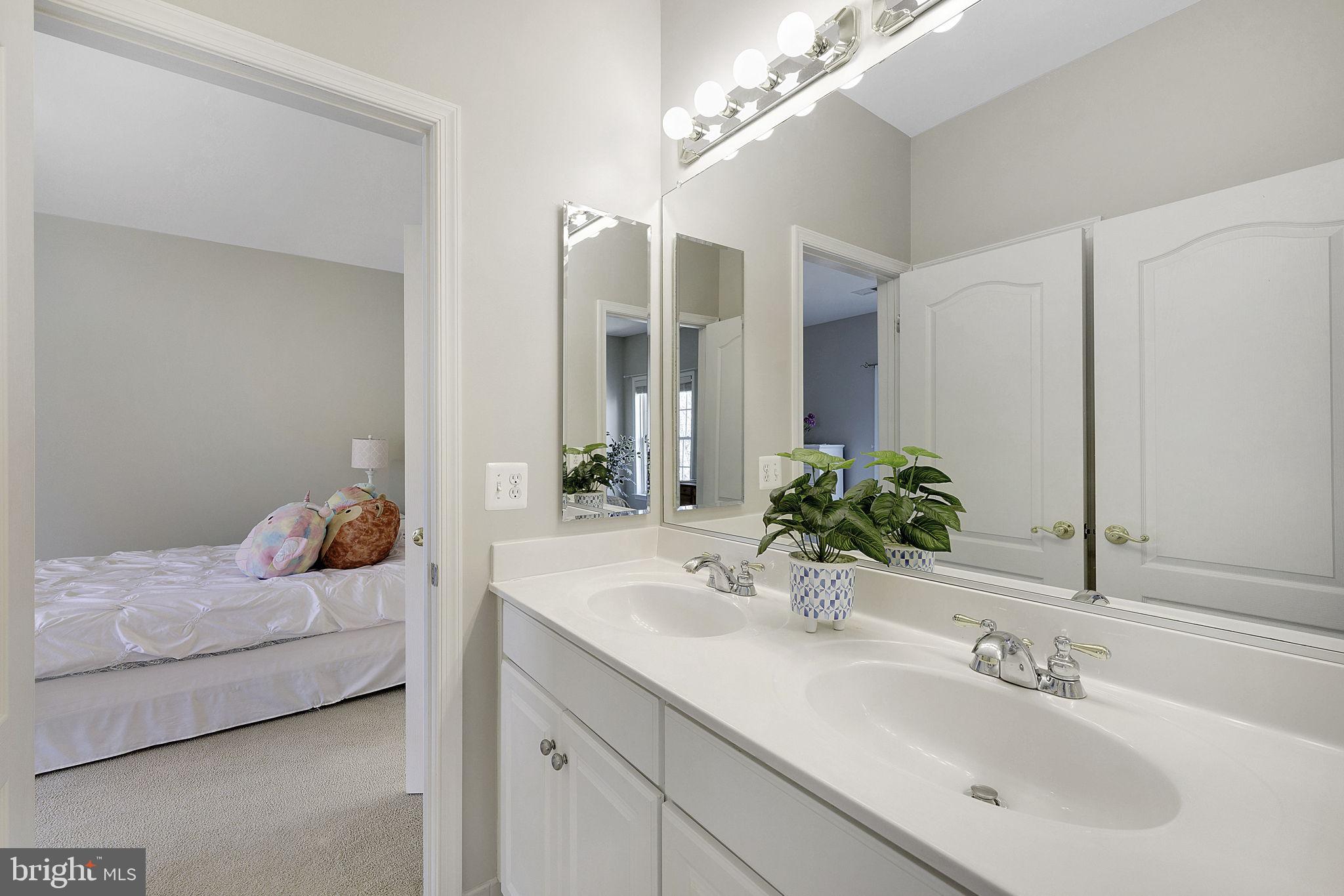 BROADLANDS - Residential