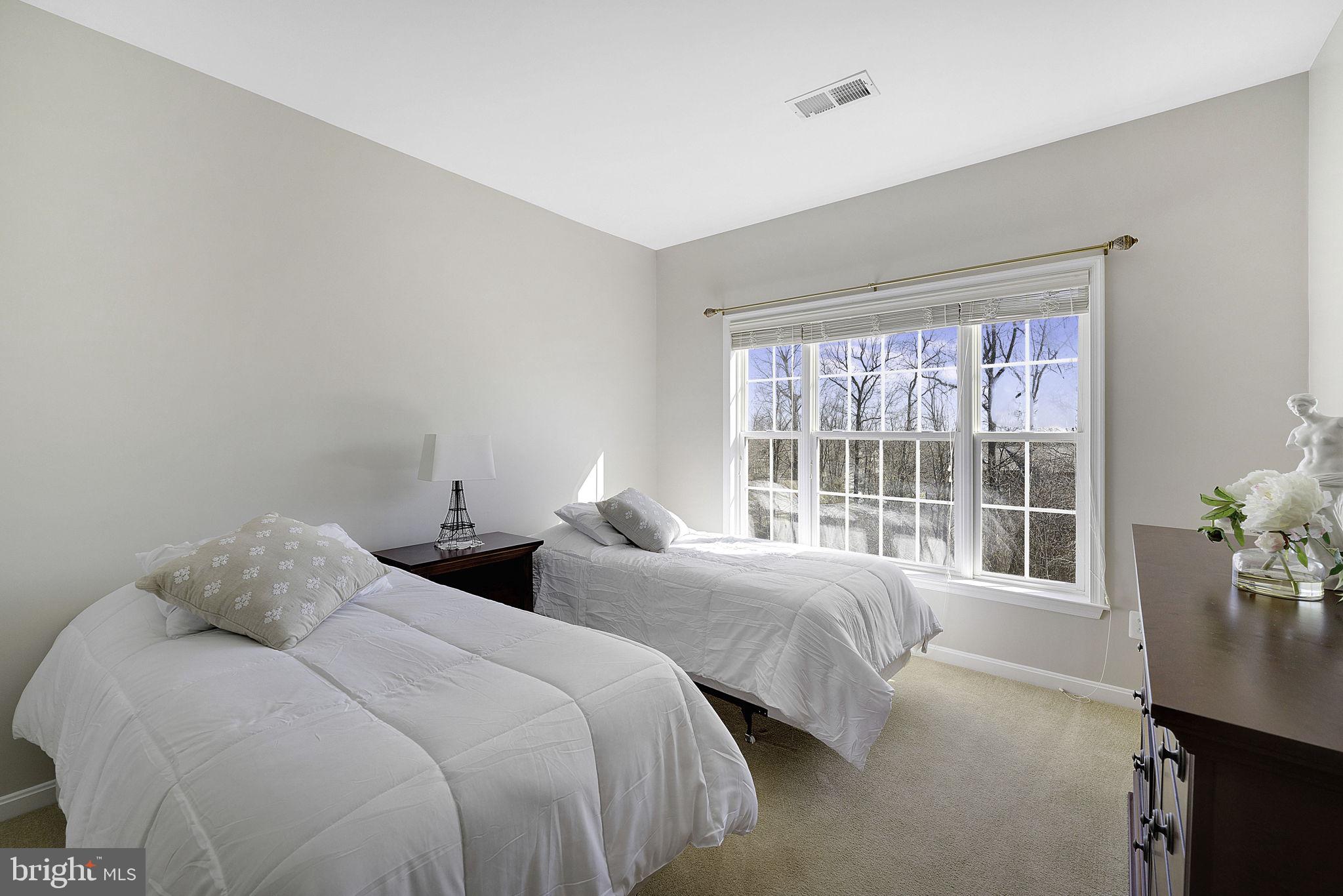 BROADLANDS - Residential