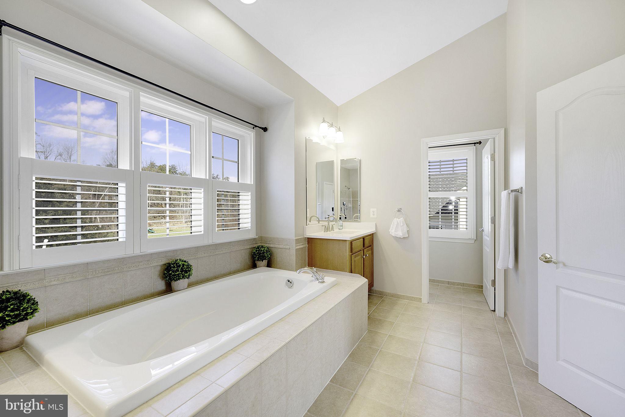 BROADLANDS - Residential