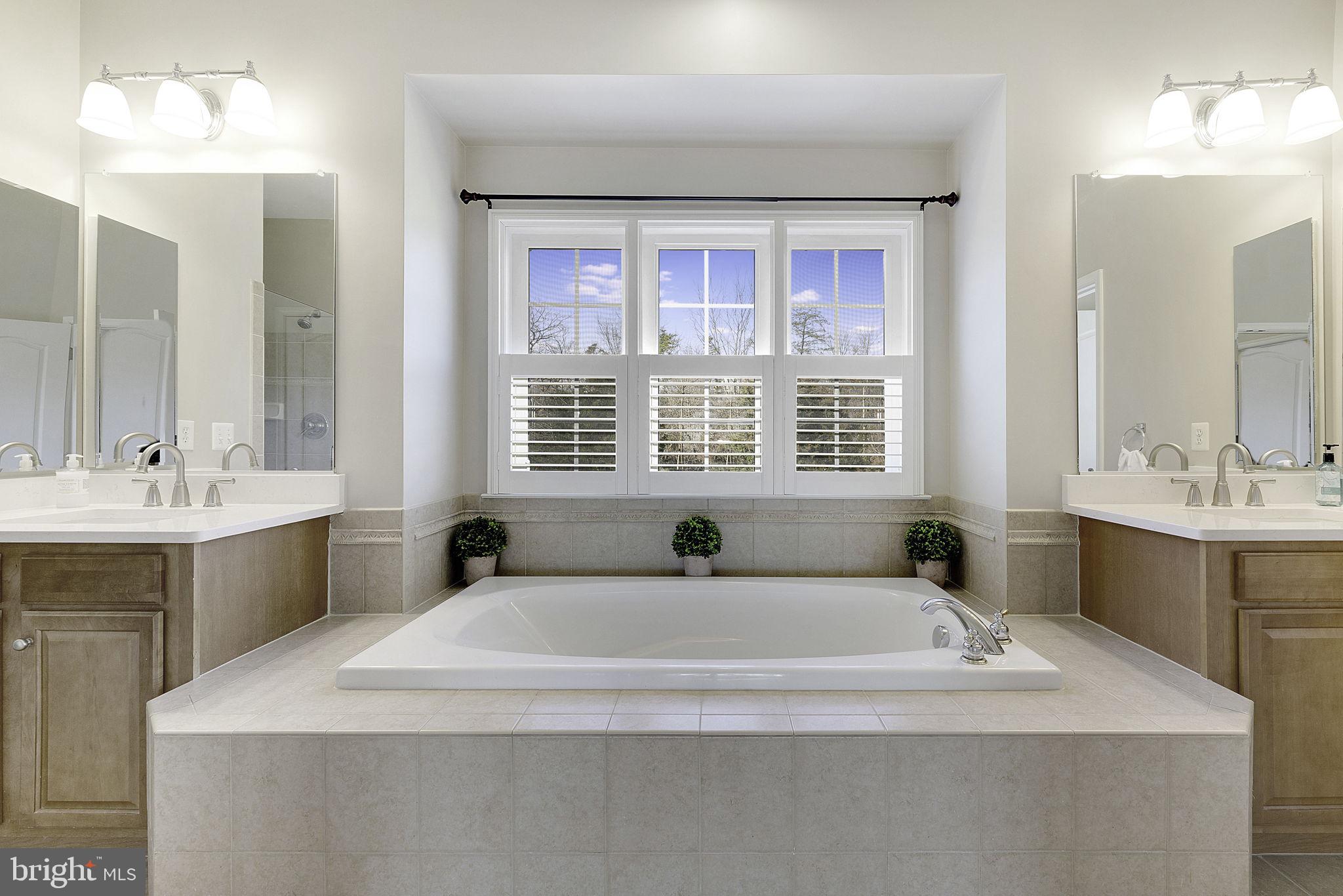 BROADLANDS - Residential