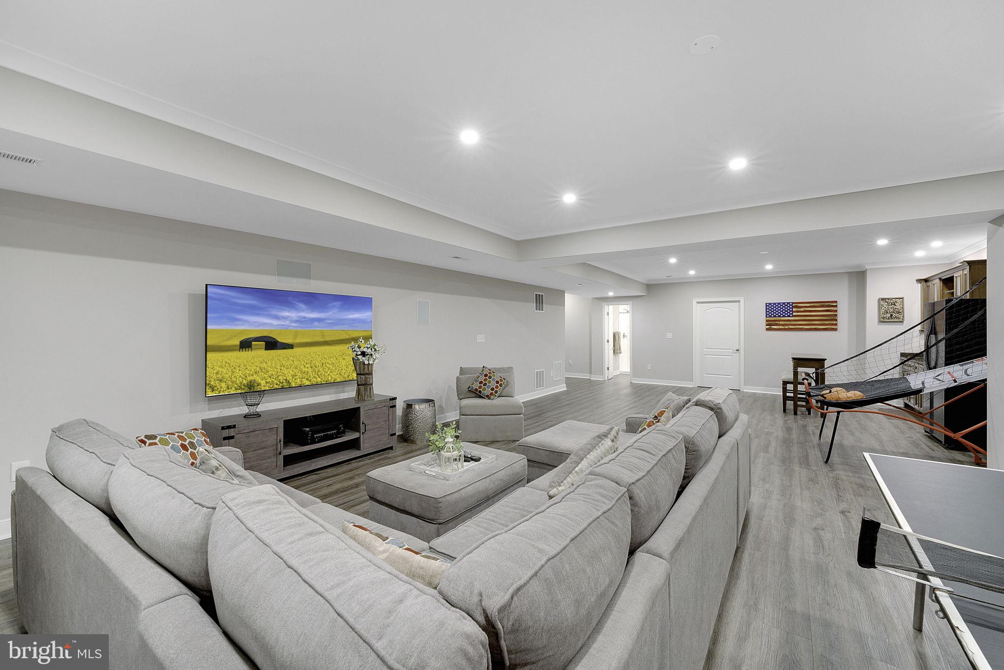 BROADLANDS - Residential