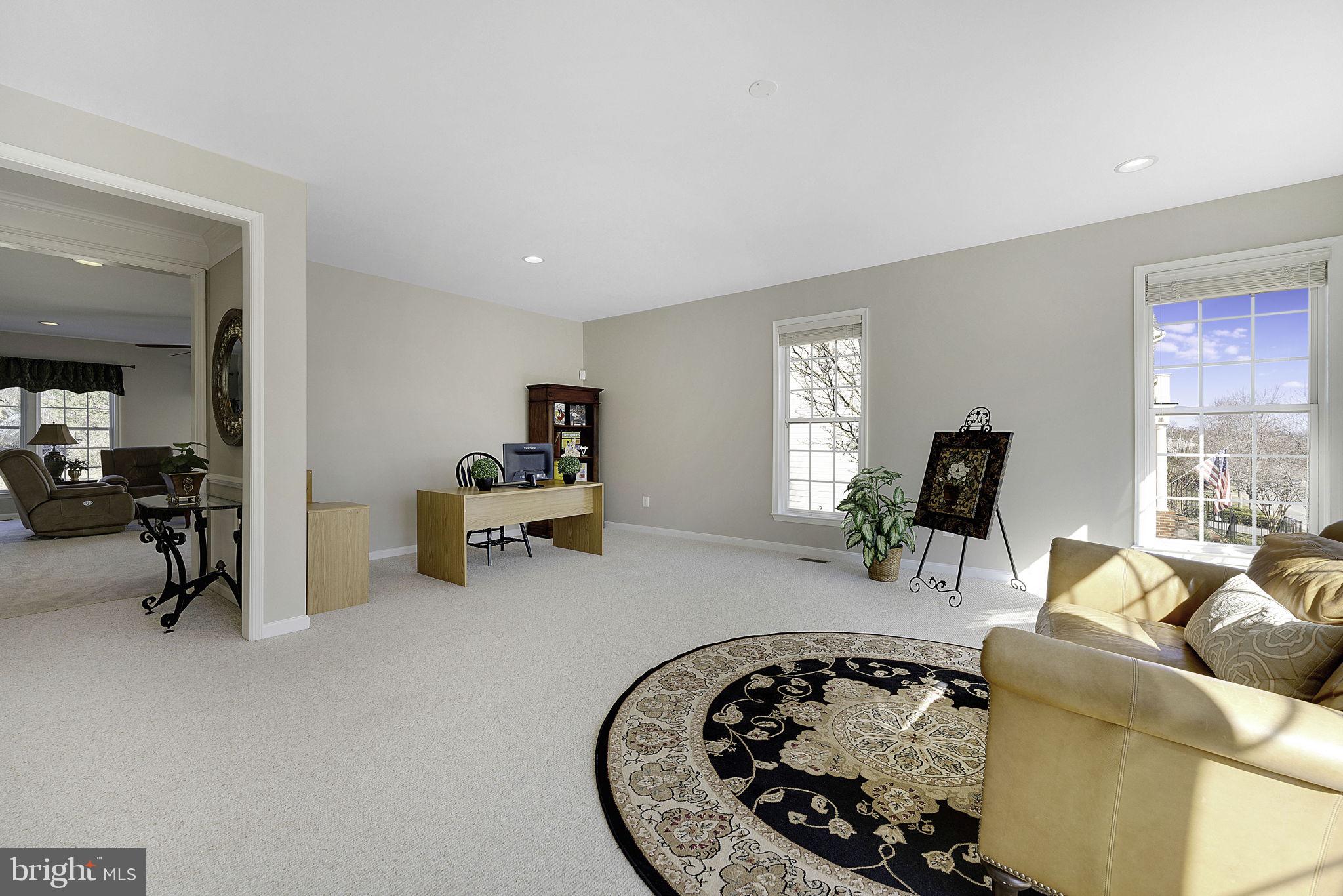 BROADLANDS - Residential