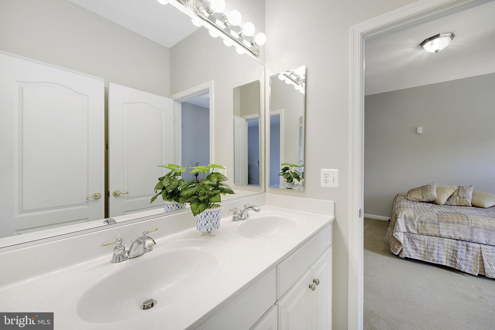 BROADLANDS - Residential