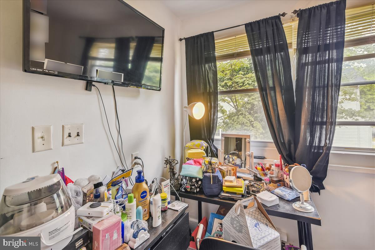 HILLSIDE - Residential