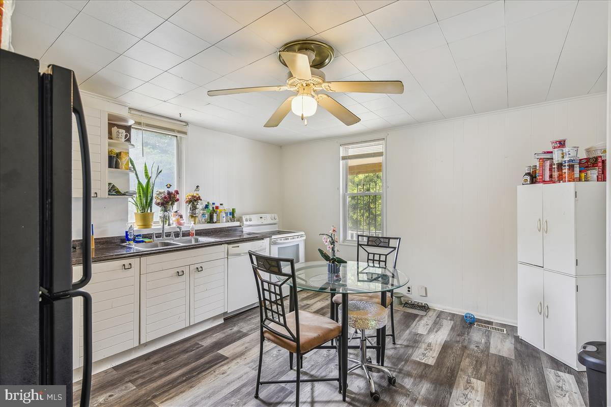 HILLSIDE - Residential