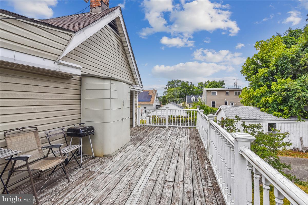 HILLSIDE - Residential