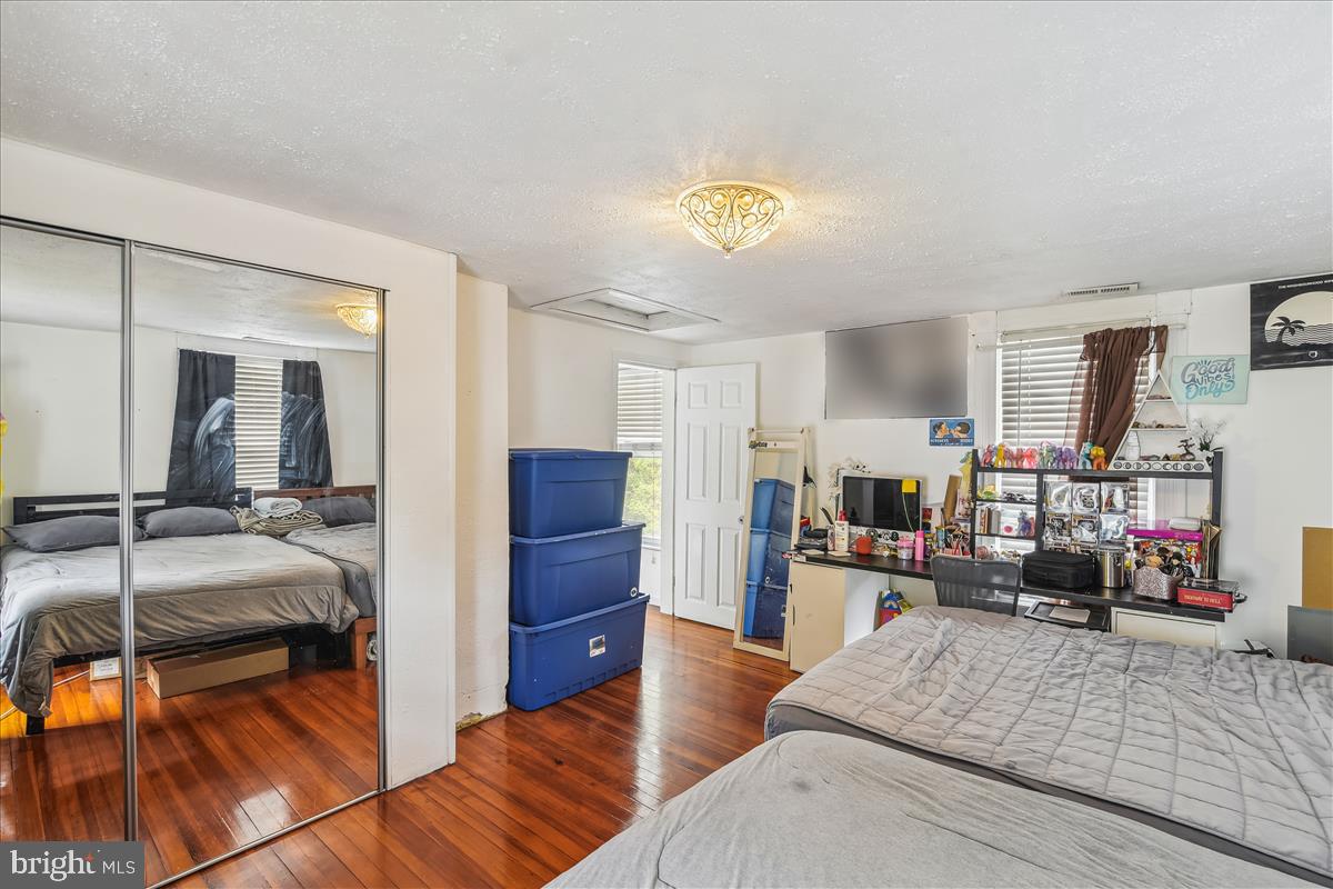 HILLSIDE - Residential