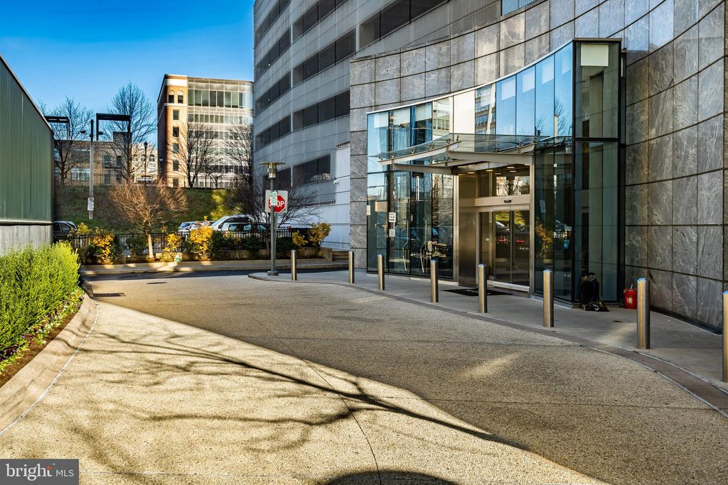 Photo of 2101 - 00 Market Street #1803, PHILADELPHIA, PA 19103 (MLS # PAPH2551490)