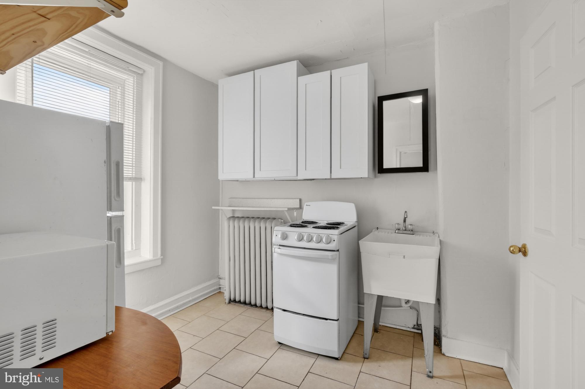 2536 AMBER STREET 3F