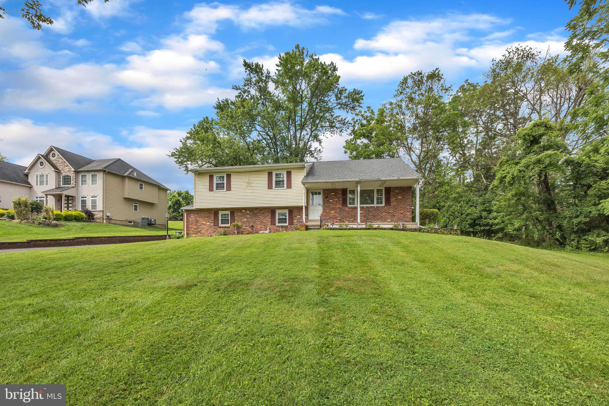 886 SACKETTSFORD ROAD