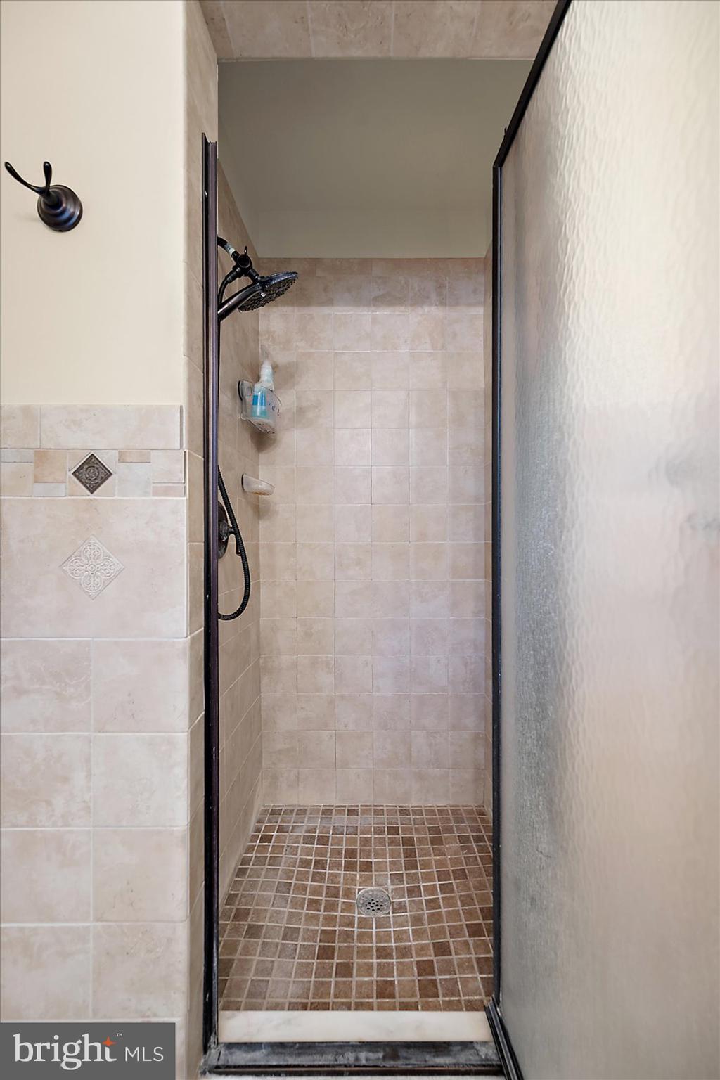 WINTER QUARTERS - Residential