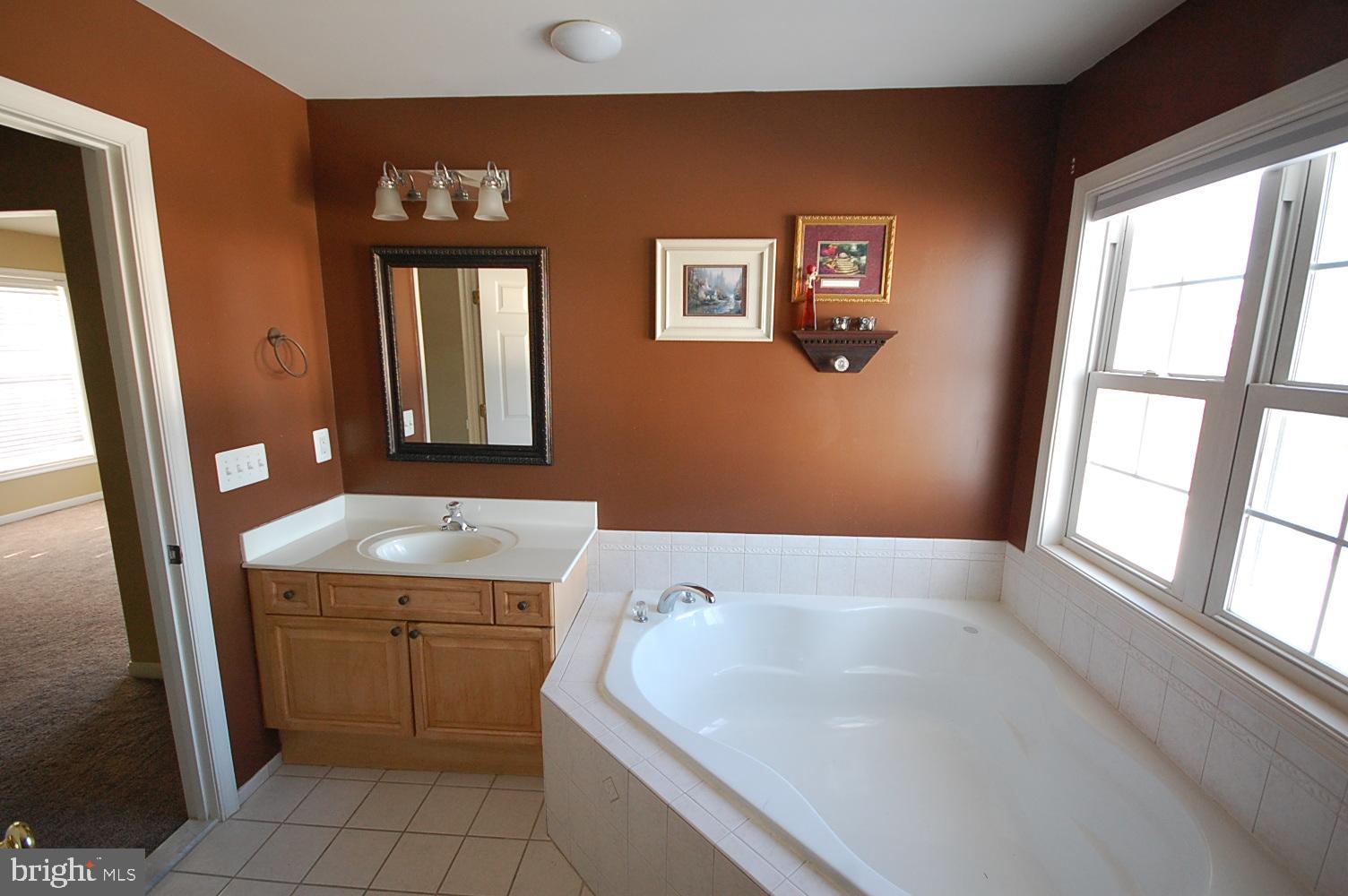 ALBIN ESTATES - Residential Lease