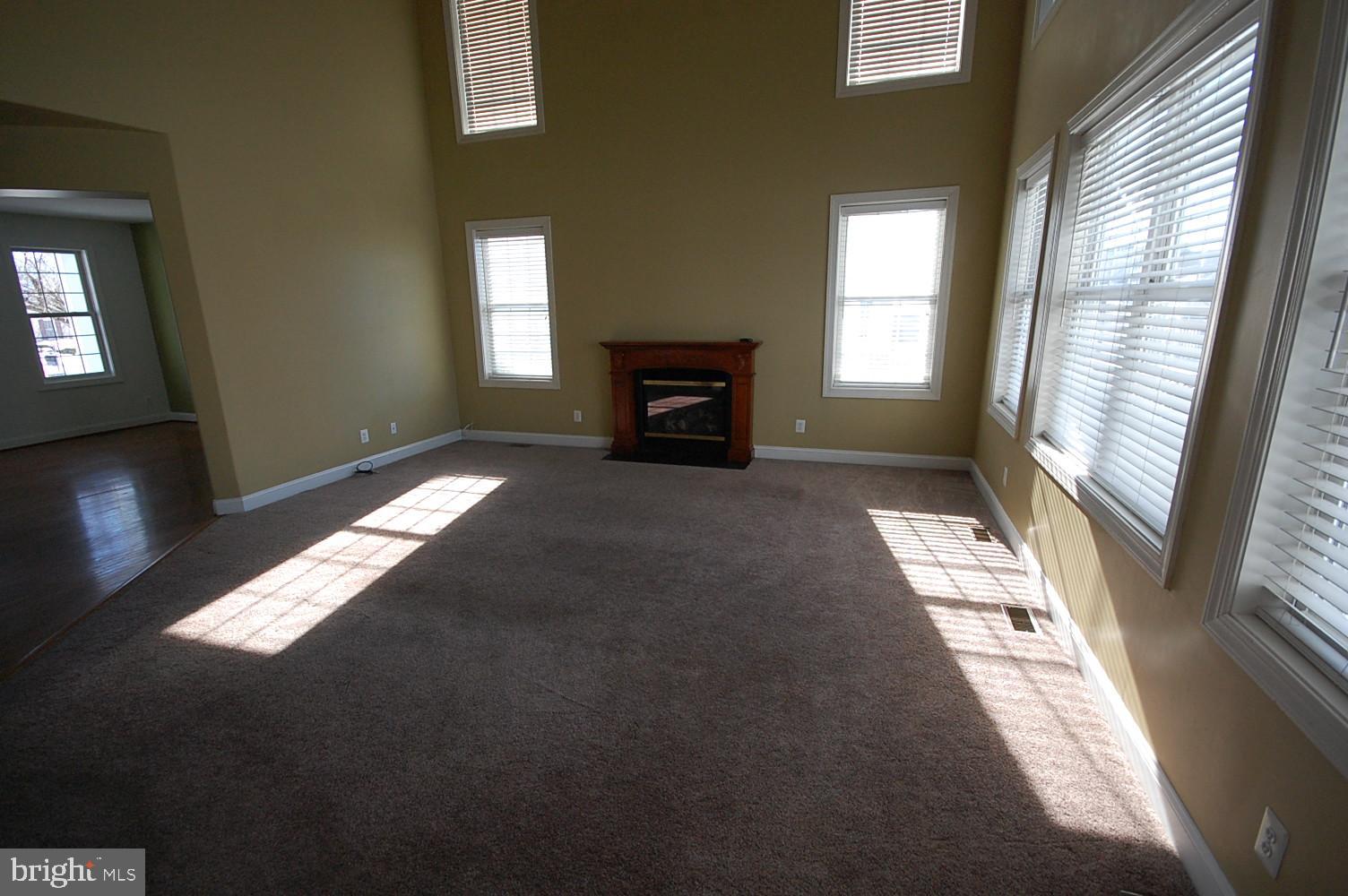 ALBIN ESTATES - Residential Lease