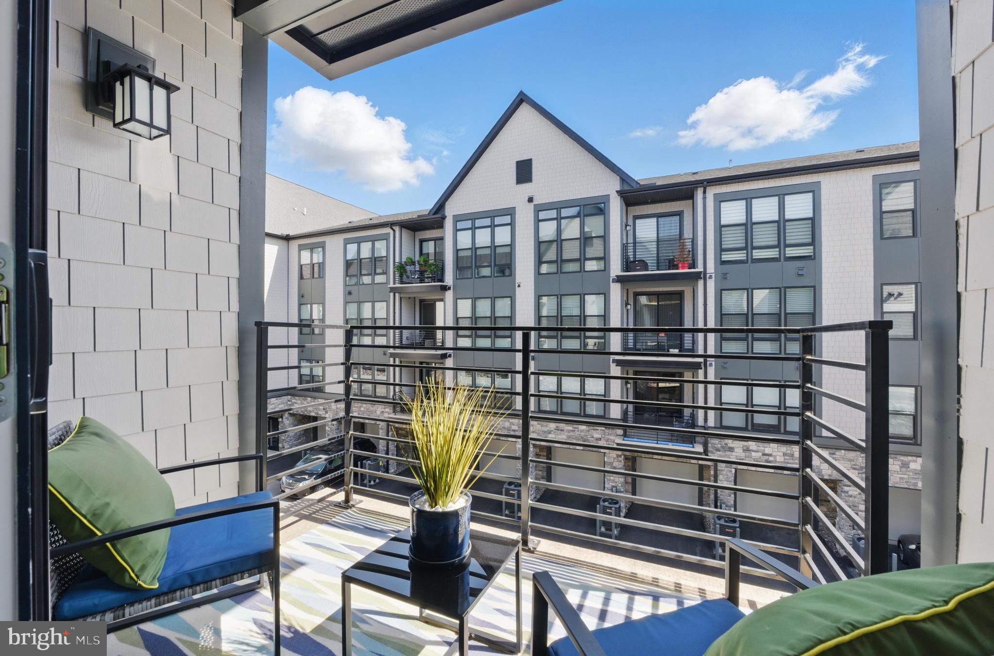 23650 HAVELOCK WALK TERRACE 303