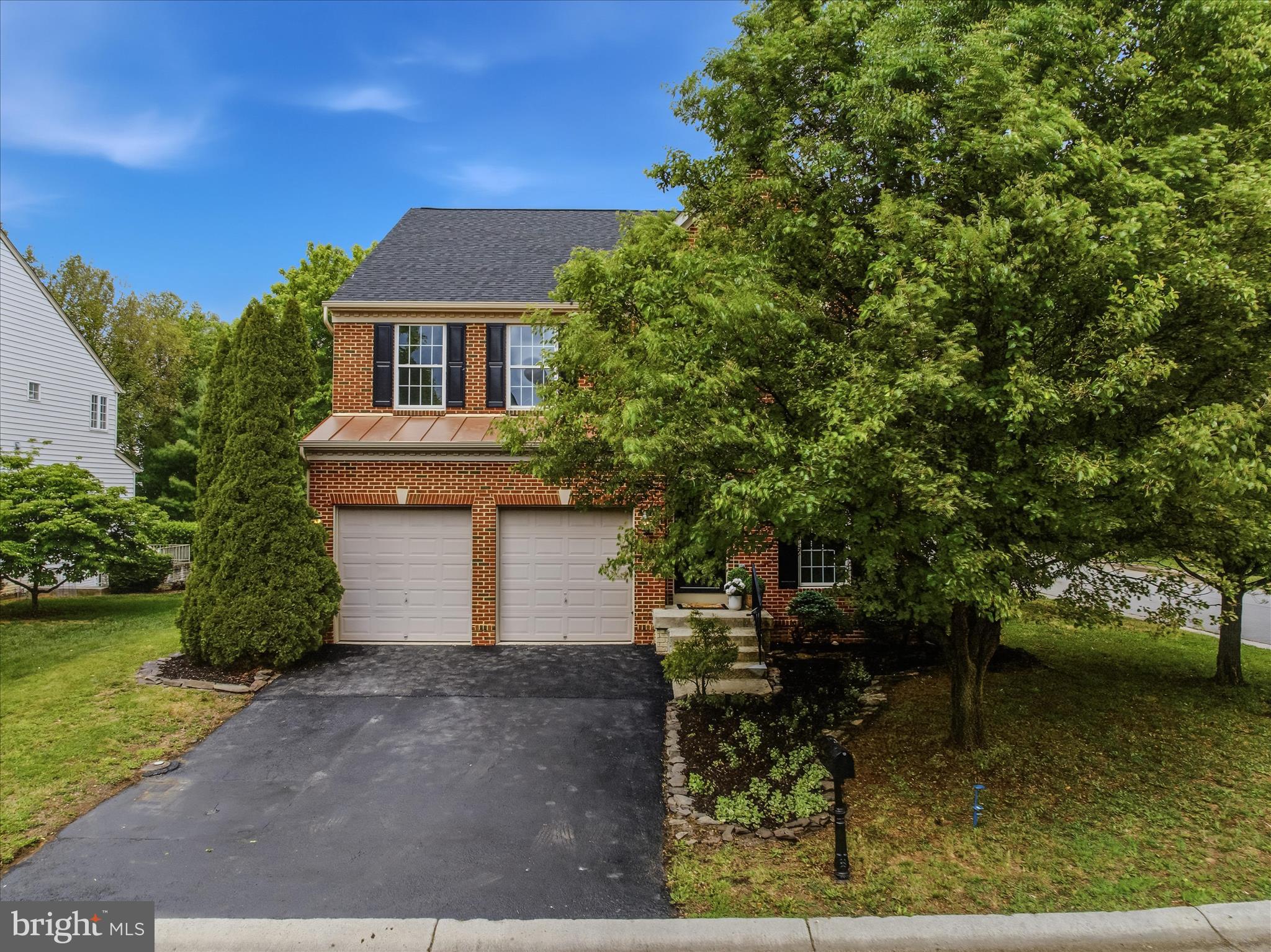 THE VILLAGE OF WASHINGTON TRAIL - Residential