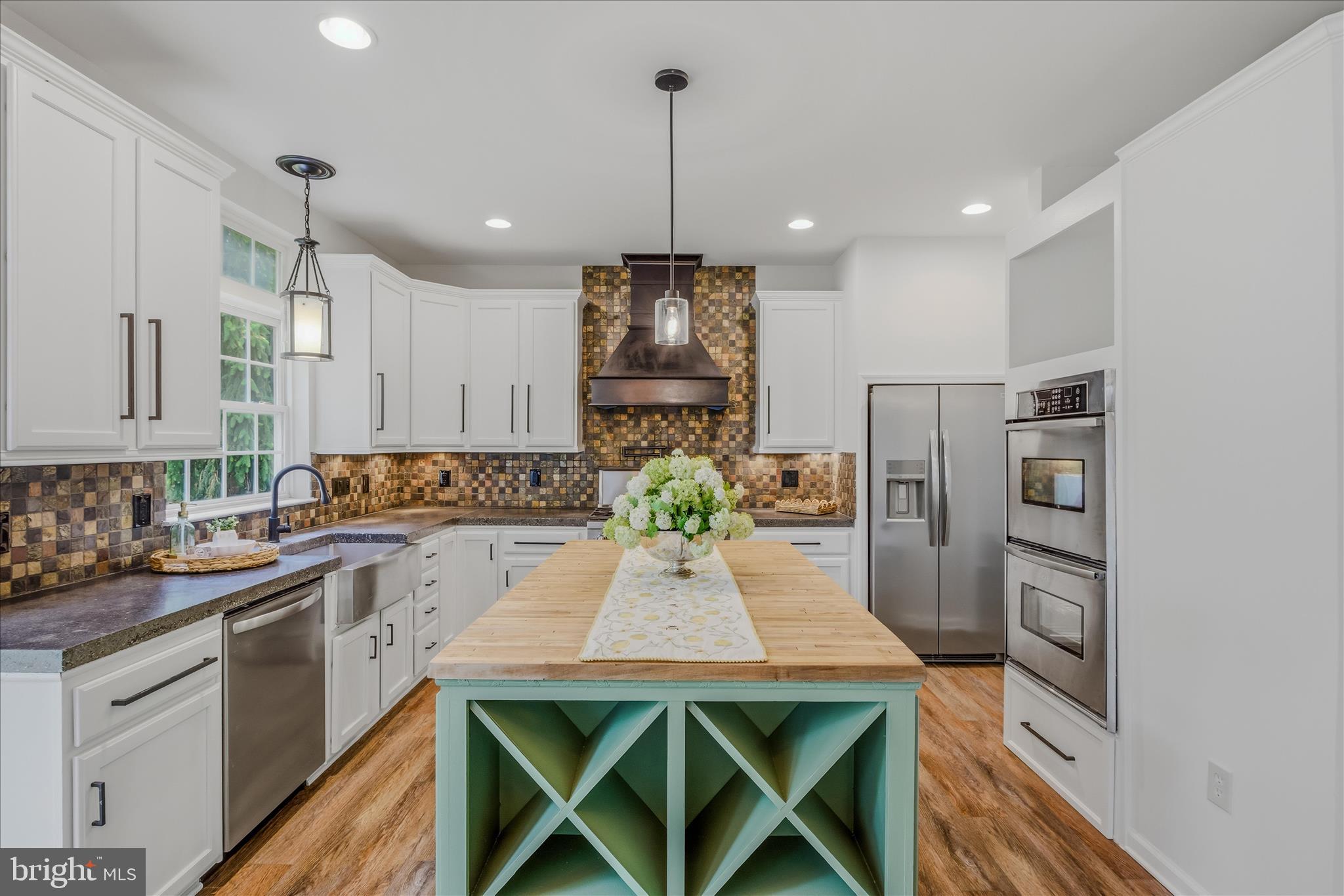 THE VILLAGE OF WASHINGTON TRAIL - Residential