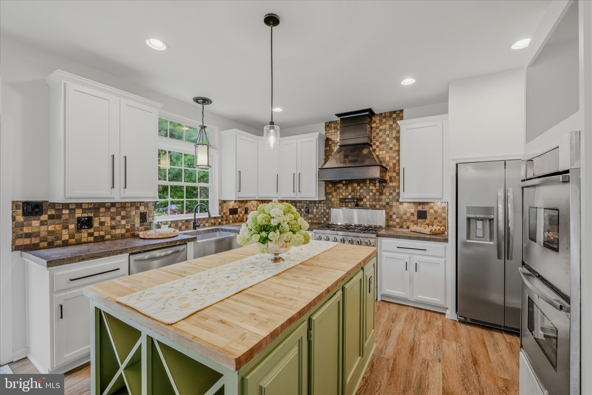 THE VILLAGE OF WASHINGTON TRAIL - Residential