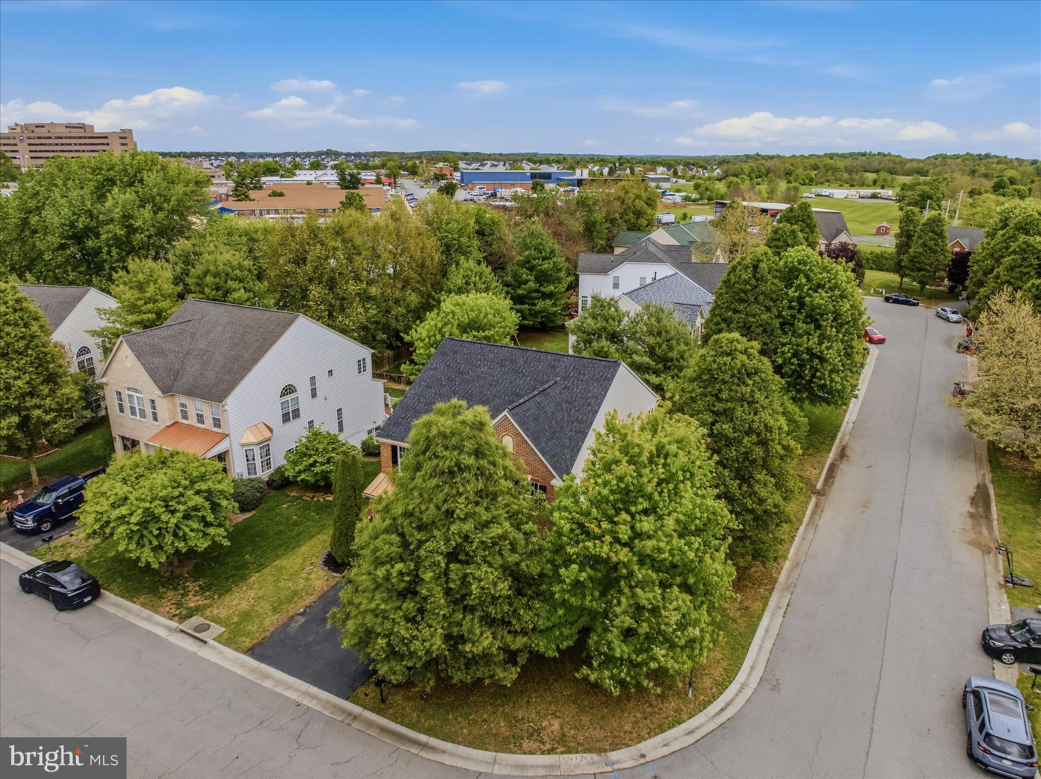 THE VILLAGE OF WASHINGTON TRAIL - Residential