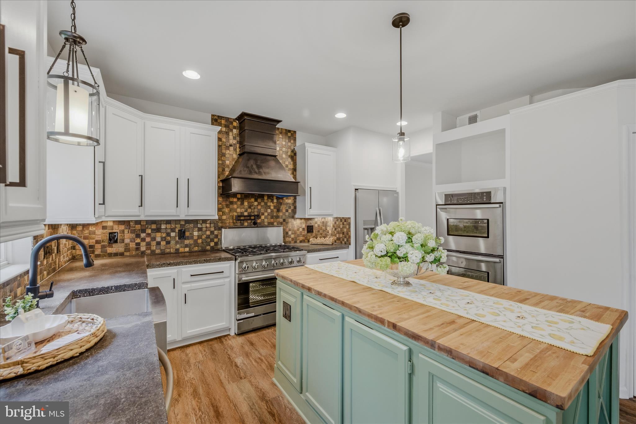 THE VILLAGE OF WASHINGTON TRAIL - Residential