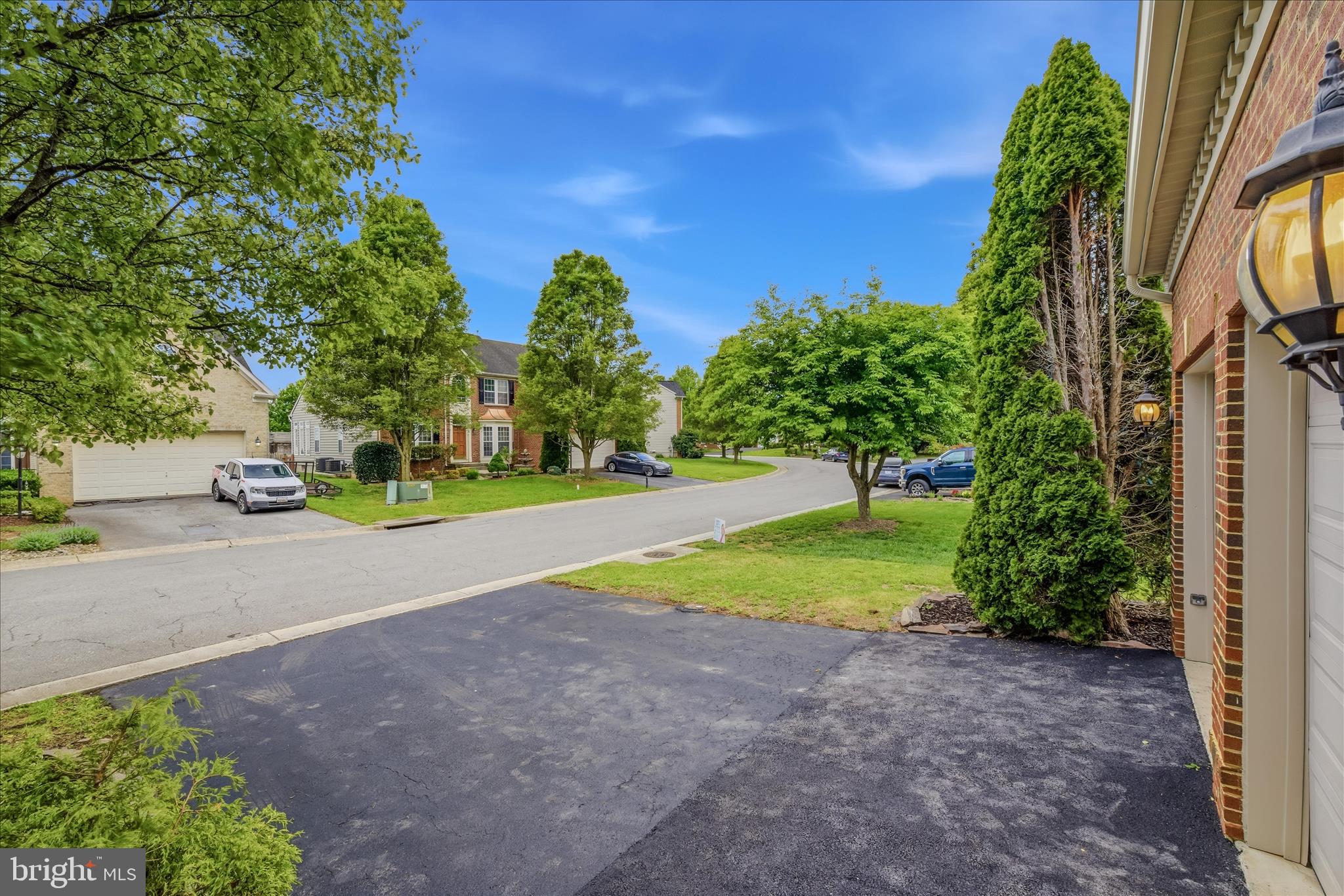 THE VILLAGE OF WASHINGTON TRAIL - Residential