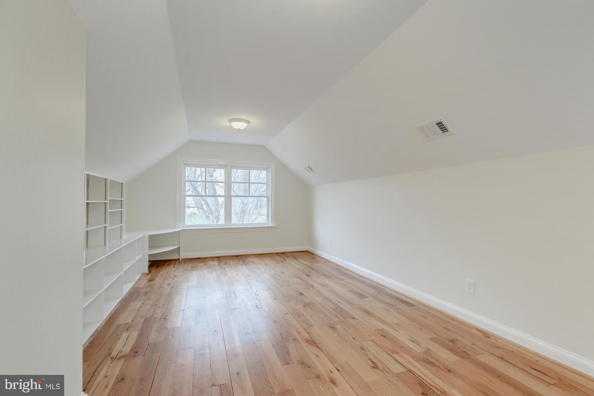 RIVINUS - Residential