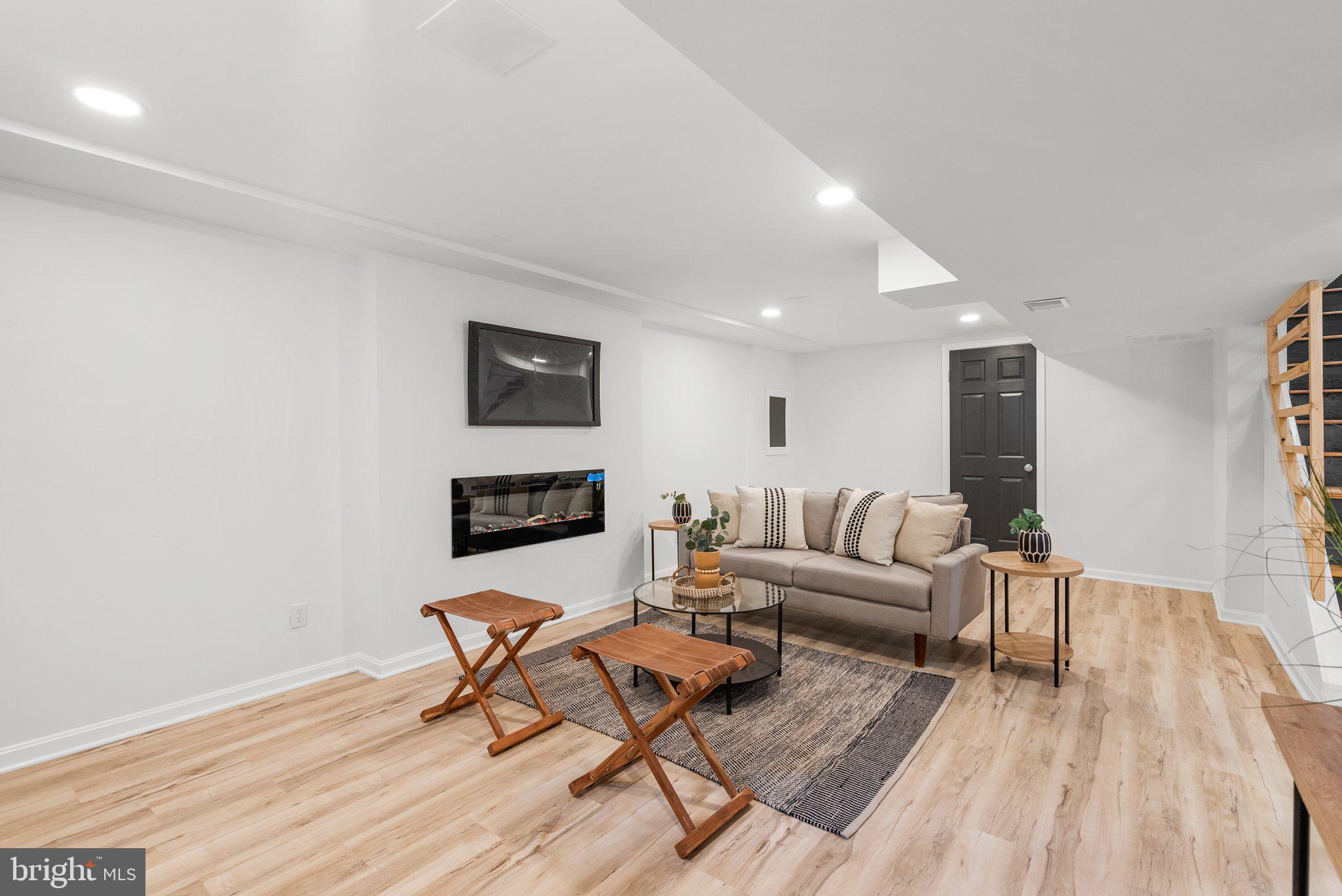 BALLANTRAE - Residential