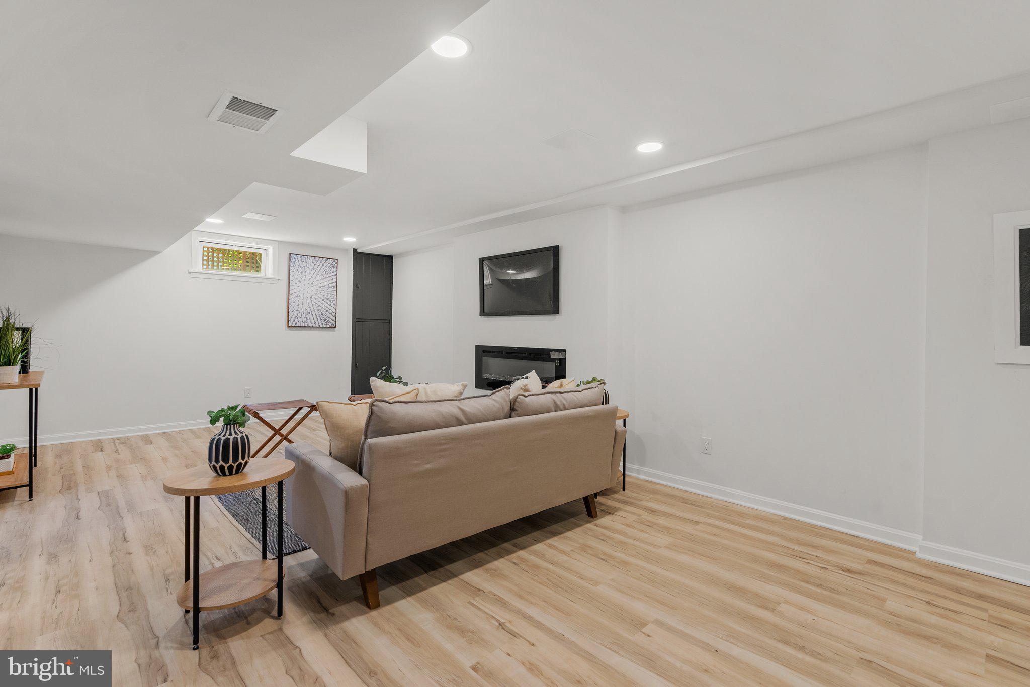 BALLANTRAE - Residential