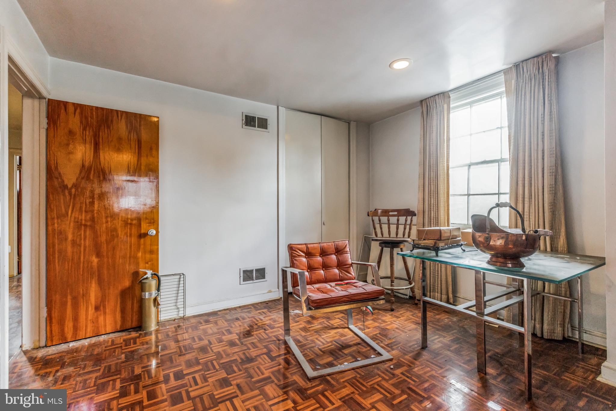 SOCIETY HILL - Residential