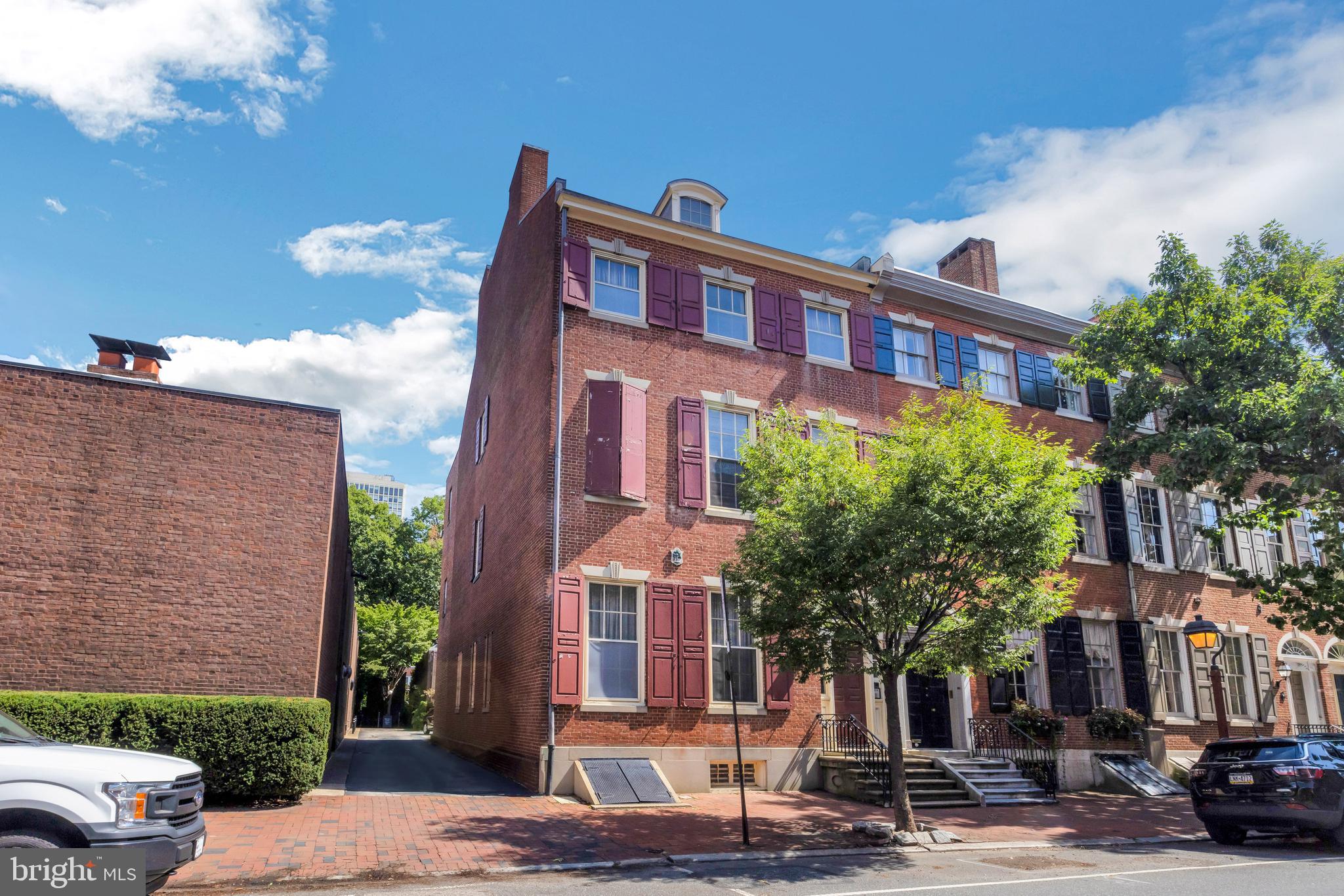 SOCIETY HILL - Residential