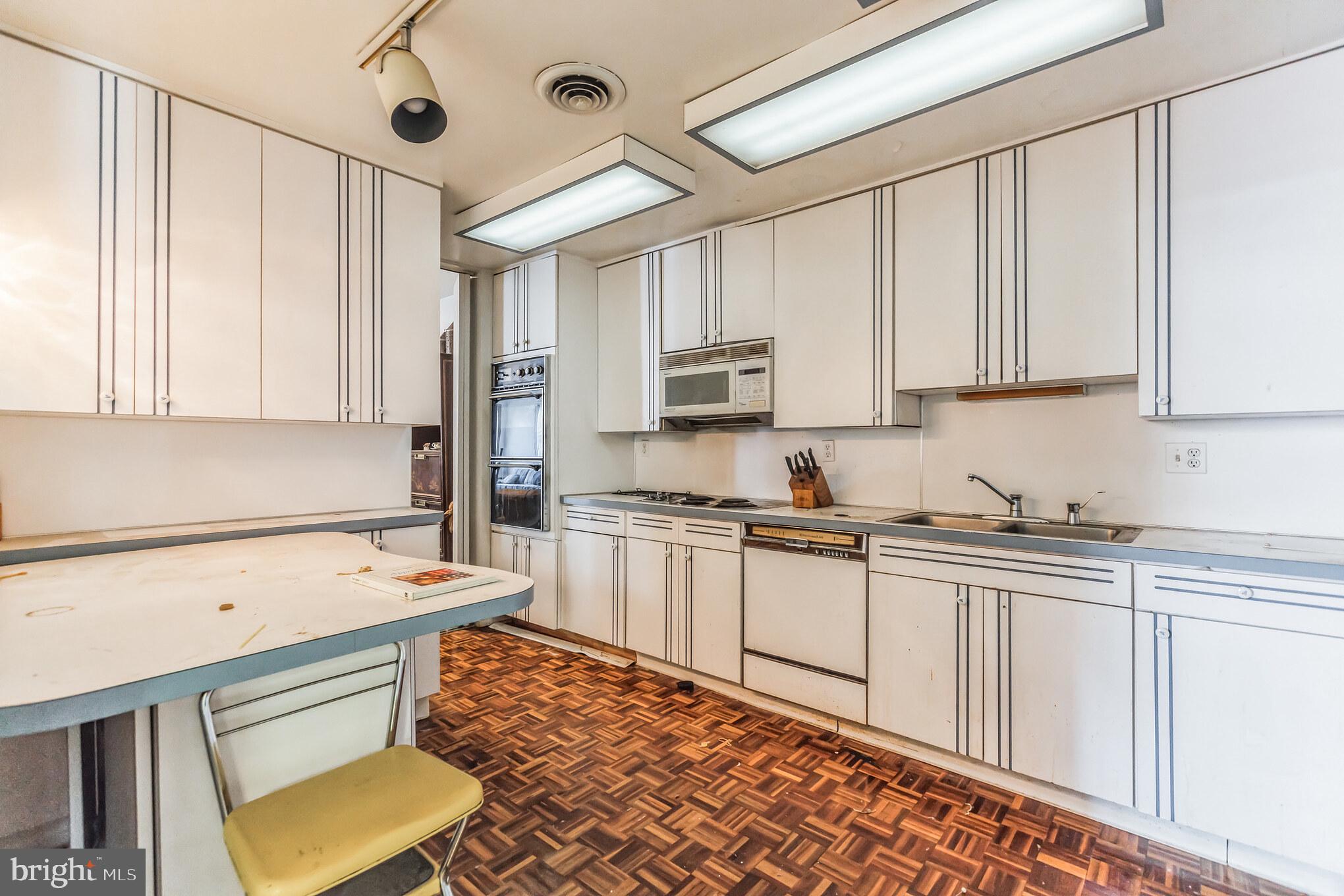 SOCIETY HILL - Residential