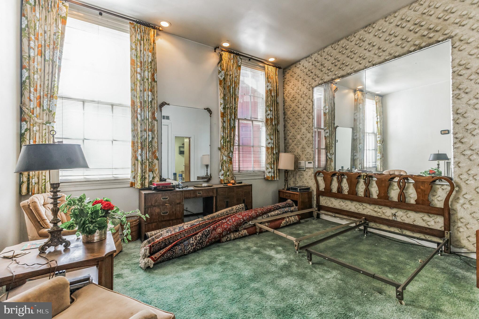 SOCIETY HILL - Residential