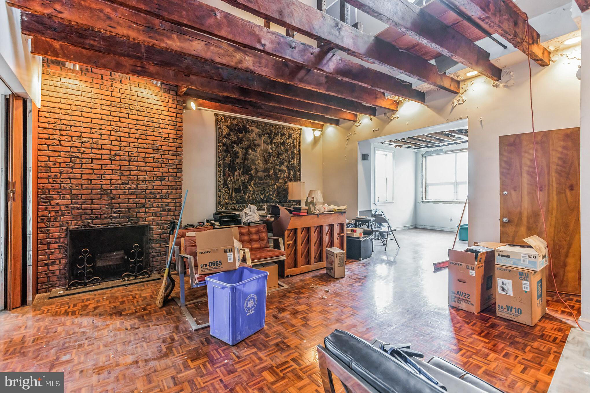 SOCIETY HILL - Residential