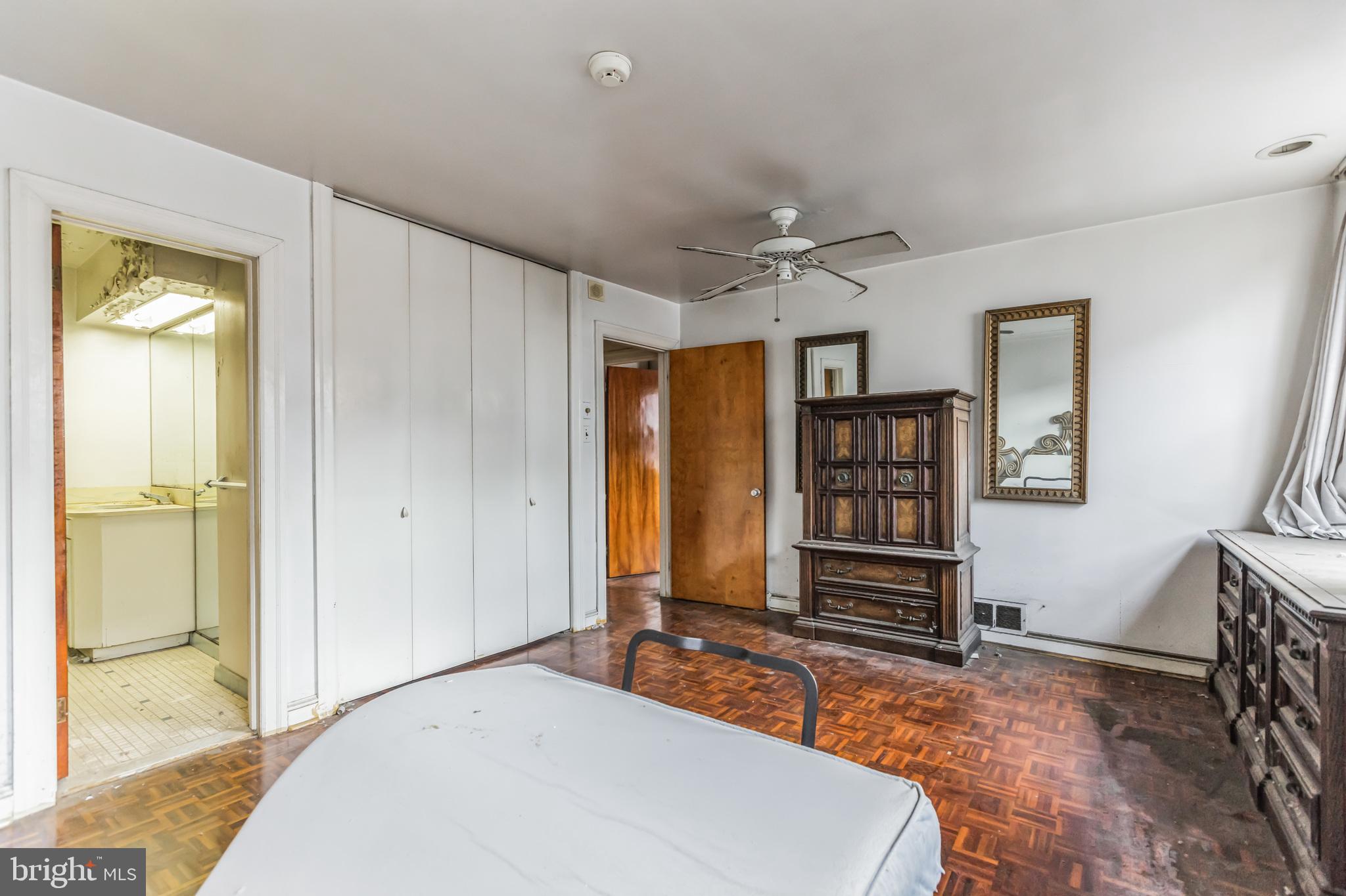 SOCIETY HILL - Residential