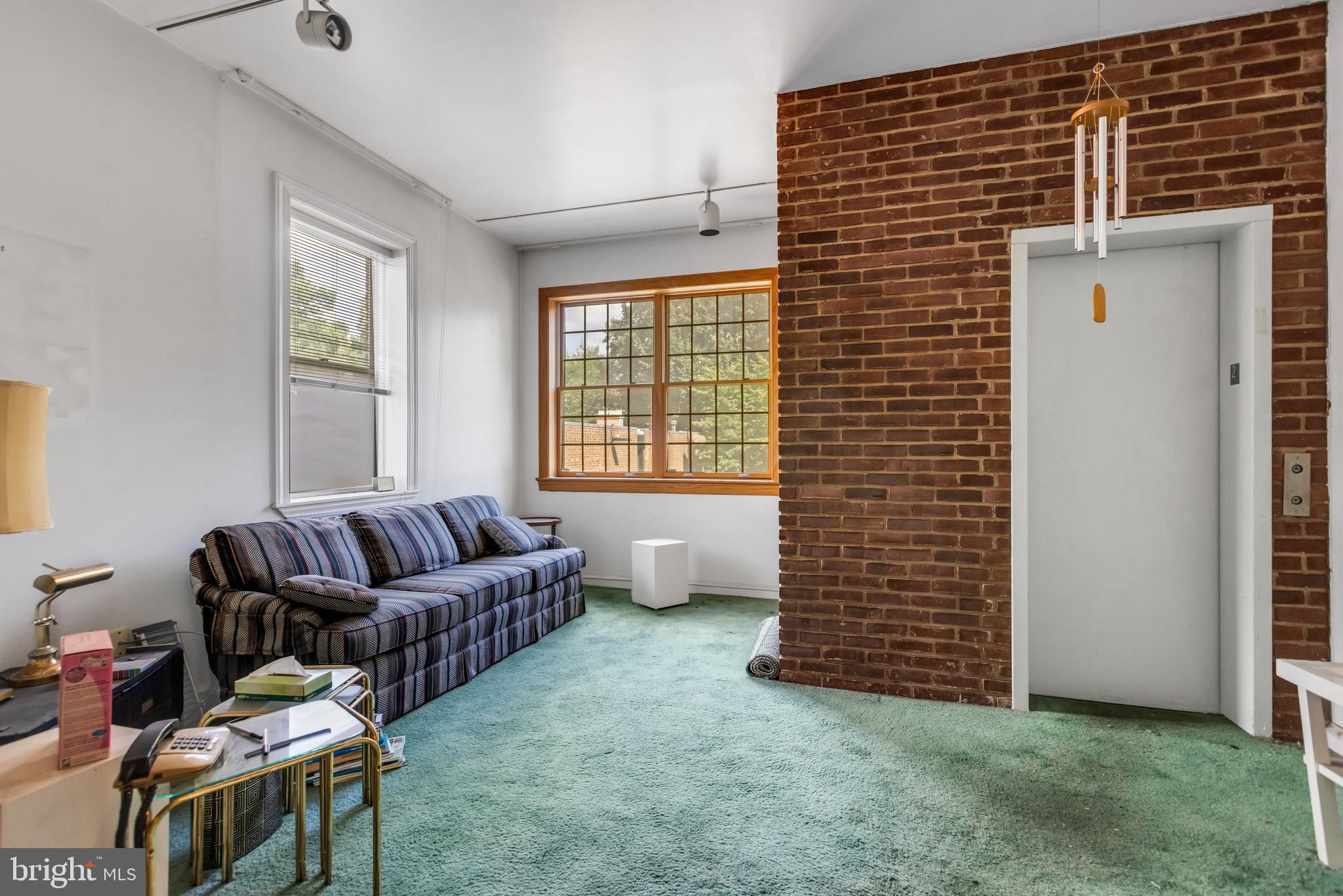 SOCIETY HILL - Residential