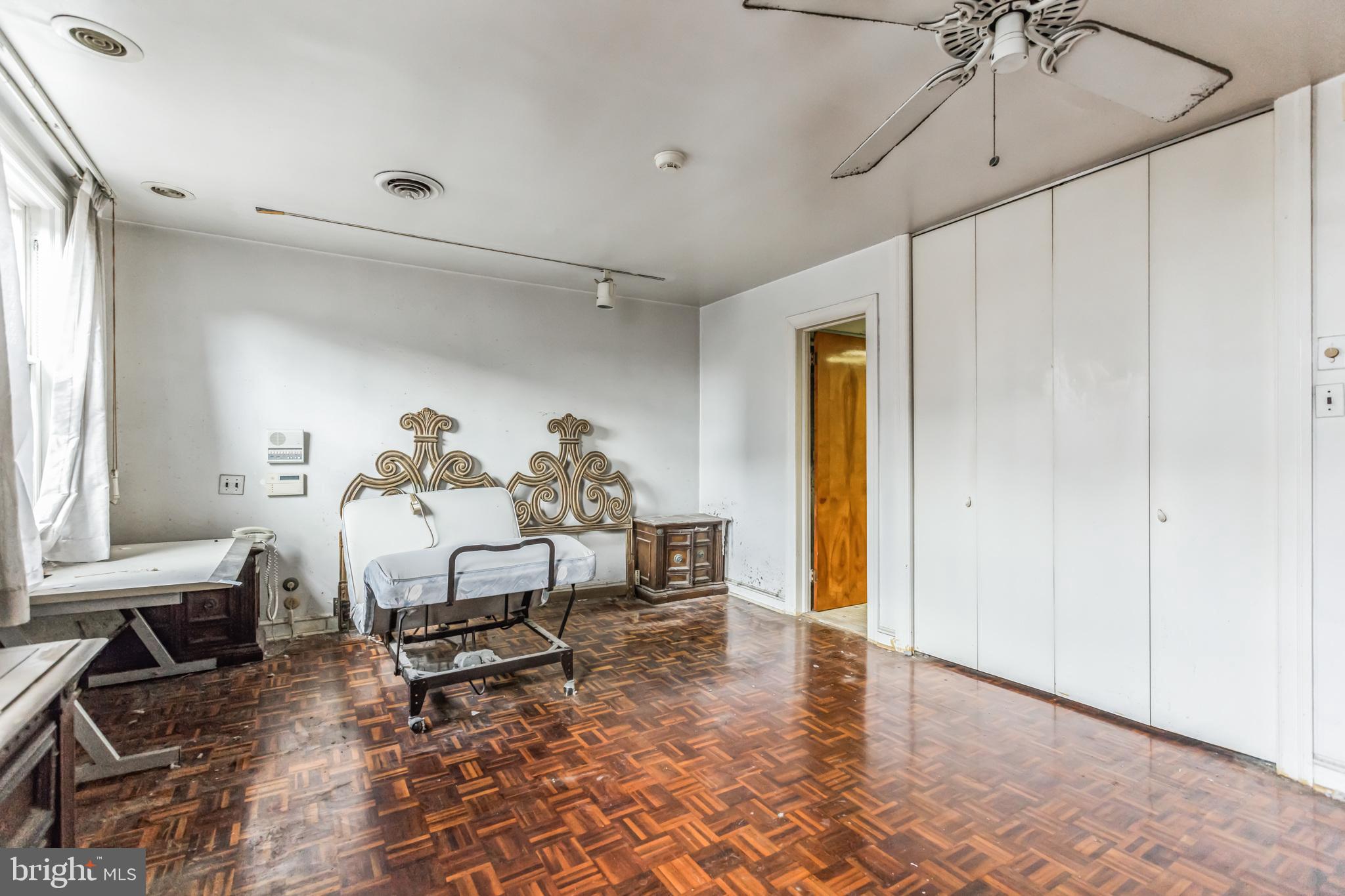 SOCIETY HILL - Residential