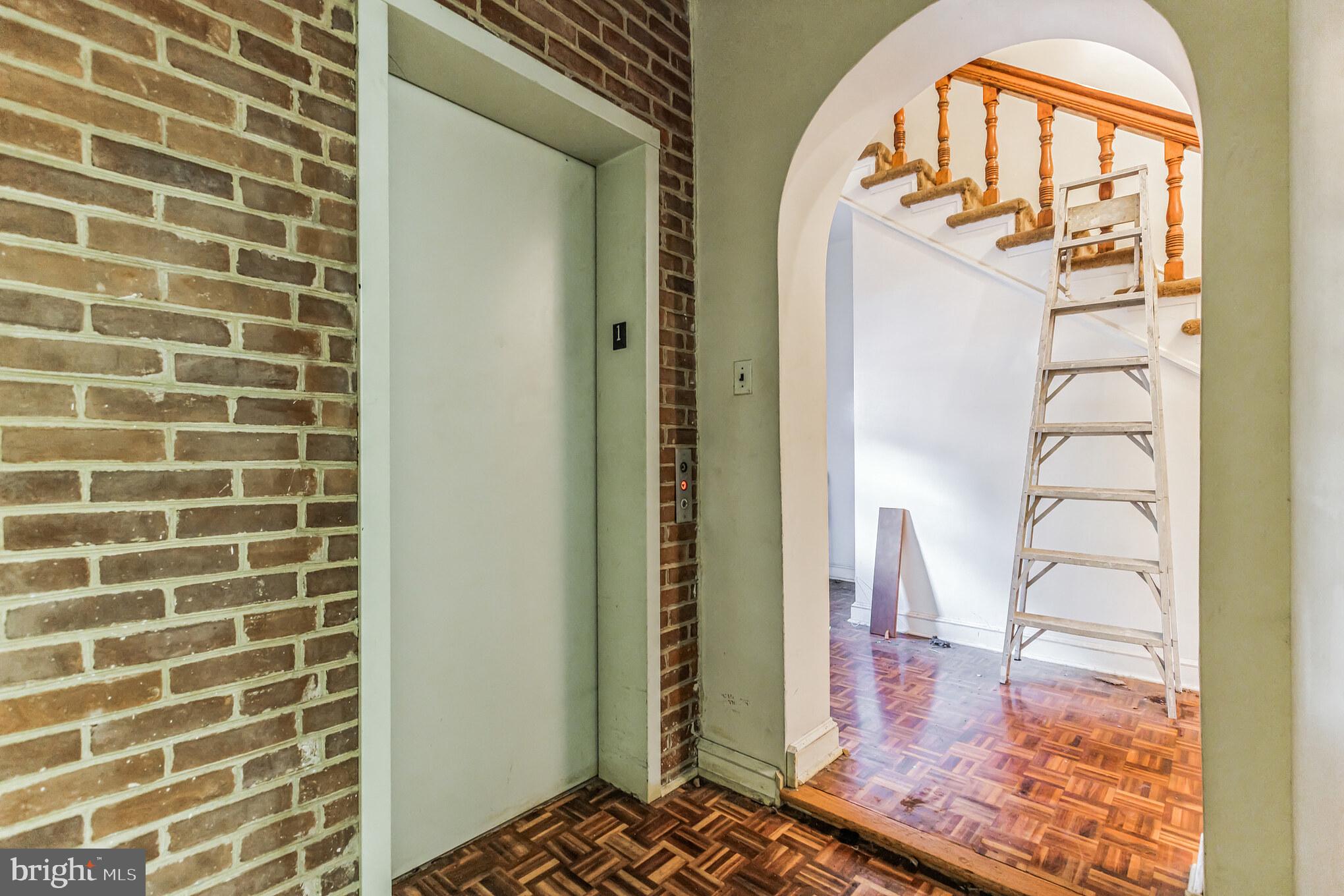 SOCIETY HILL - Residential