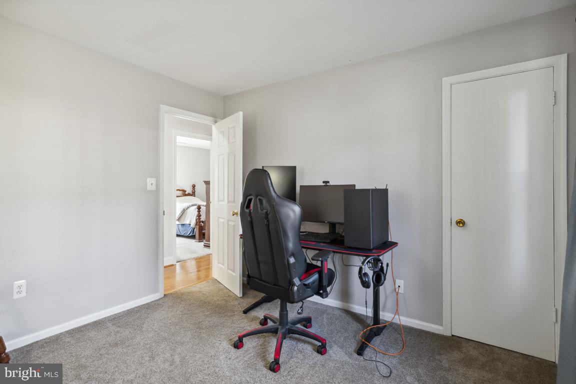 WARRENTON VILLAGE - Residential