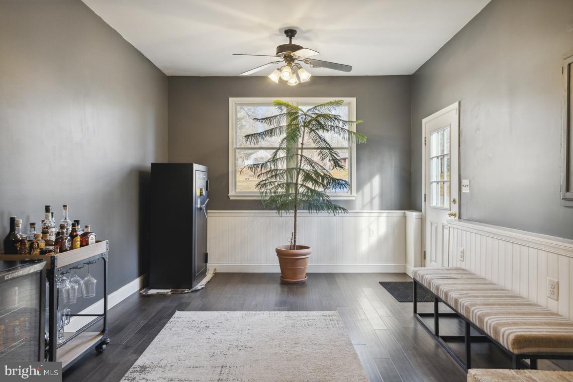 WARRENTON VILLAGE - Residential