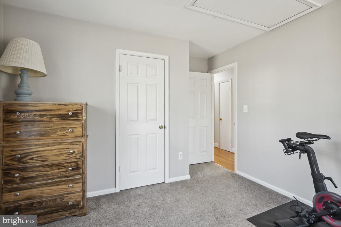 WARRENTON VILLAGE - Residential