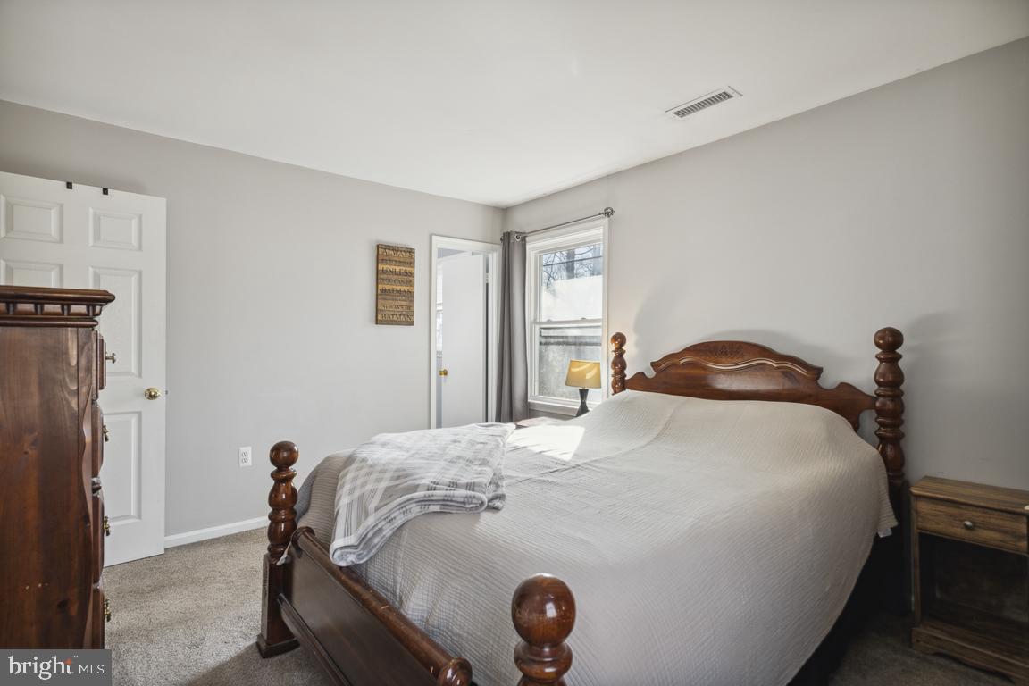 WARRENTON VILLAGE - Residential