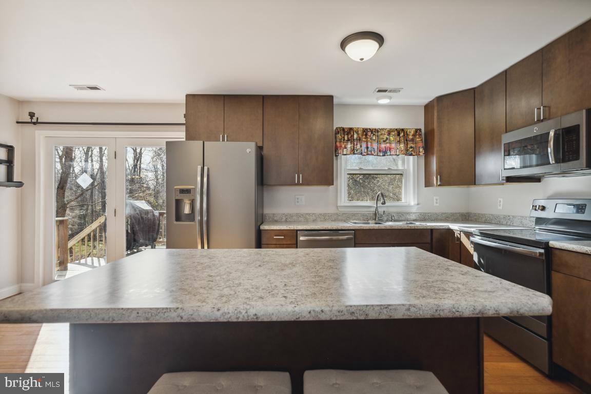 WARRENTON VILLAGE - Residential