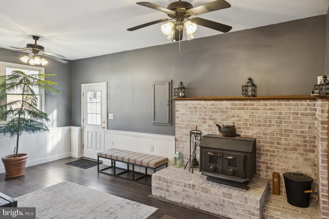 WARRENTON VILLAGE - Residential