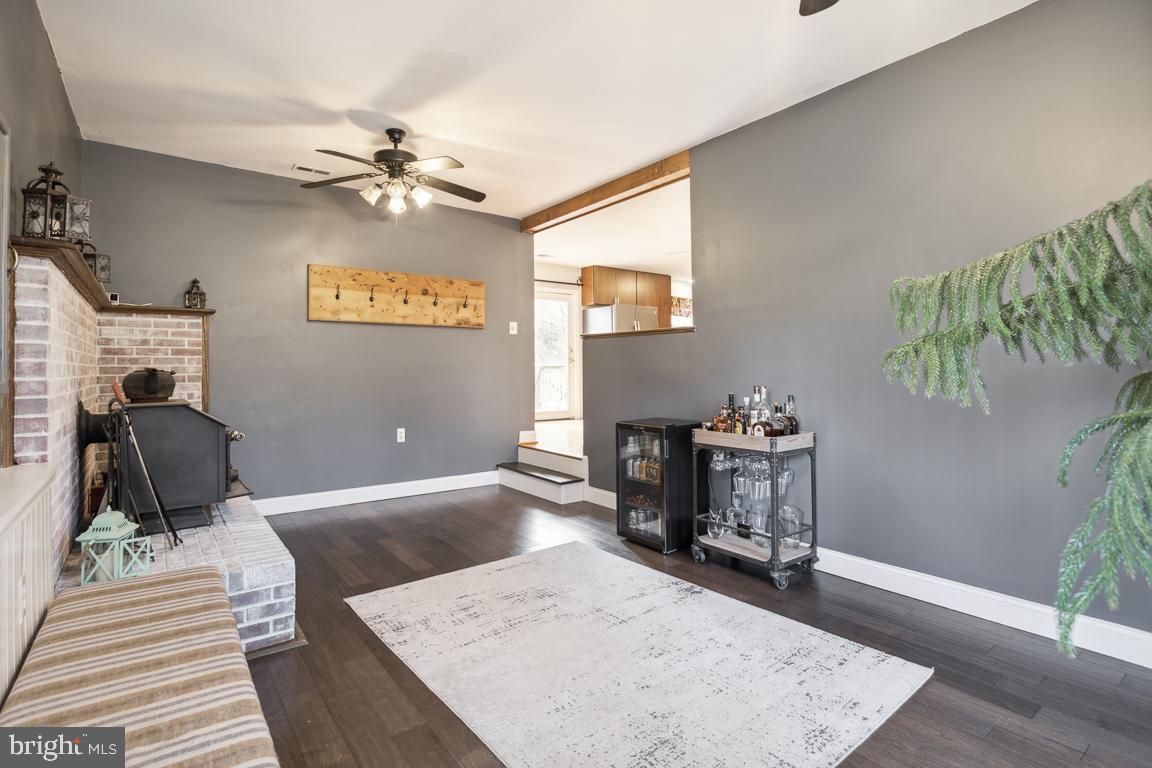 WARRENTON VILLAGE - Residential